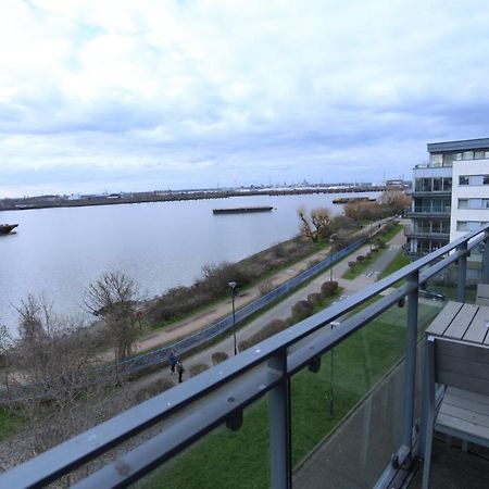 Lovely 2 Bed 2 Toilet Hill House River View Apartment London Exteriör bild